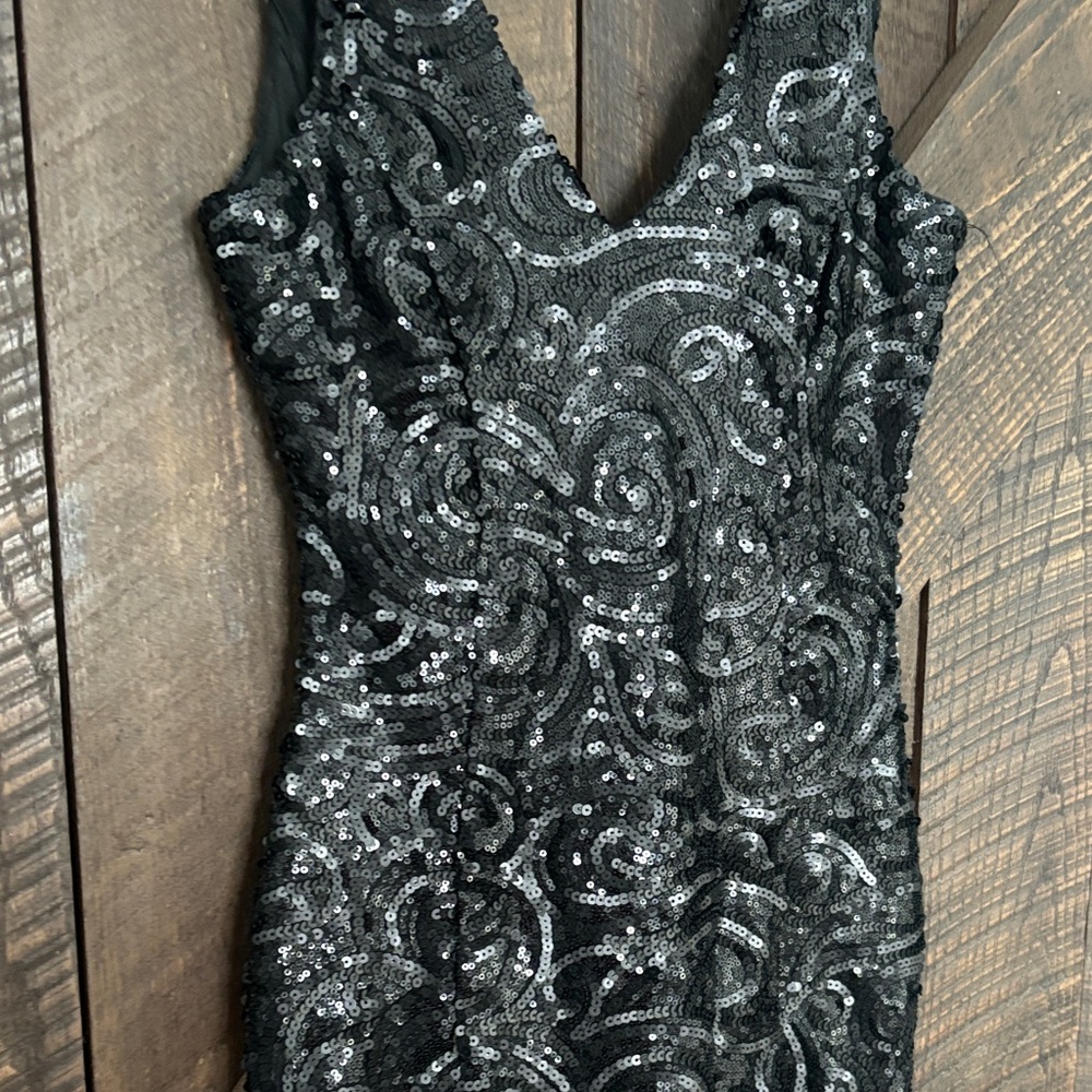 Black V-Neck Sequin Mini Dress - Picture 5 of 7